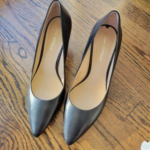 VIA SPIGA Classic Black Pumps Leather Pointed Toe Sz 9